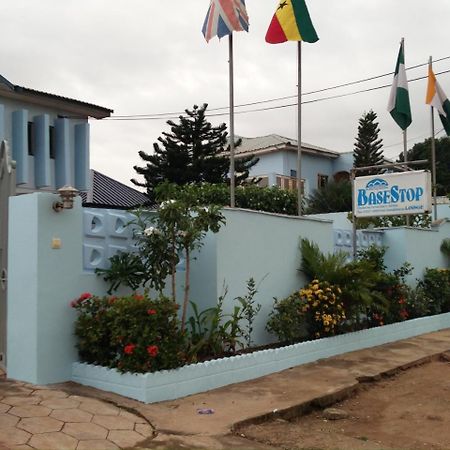 Basestop Lodge Accra Exterior photo